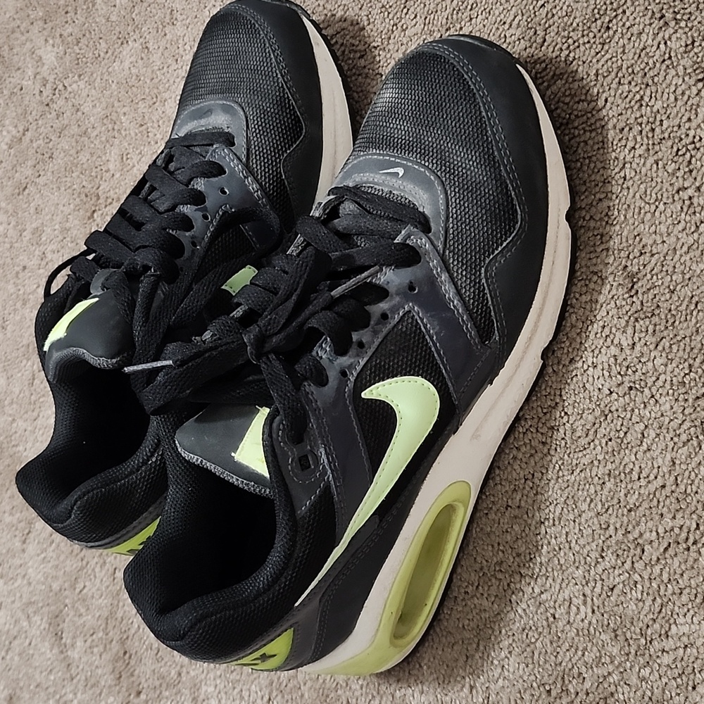 Nike Black and Neon Green Women's Sneakers